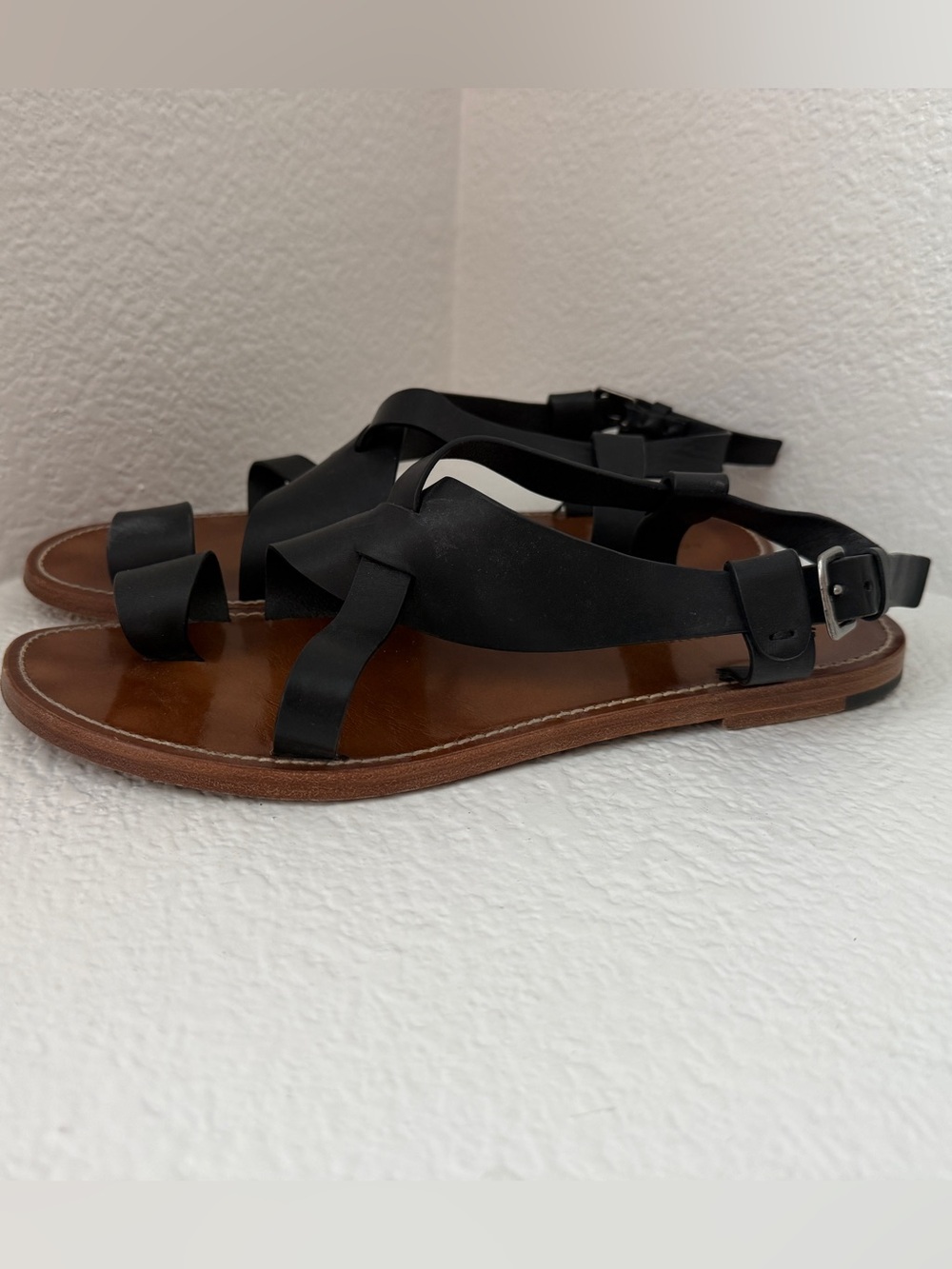 Authentic Bottega Veneta black leather gladiator sandals